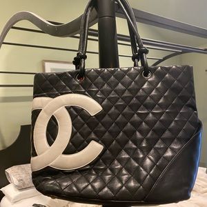 Vintage Chanel lambskin tote medium size